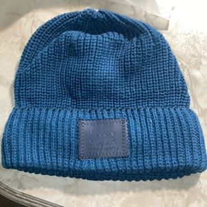 Emerald love your melon beanie, great condition.